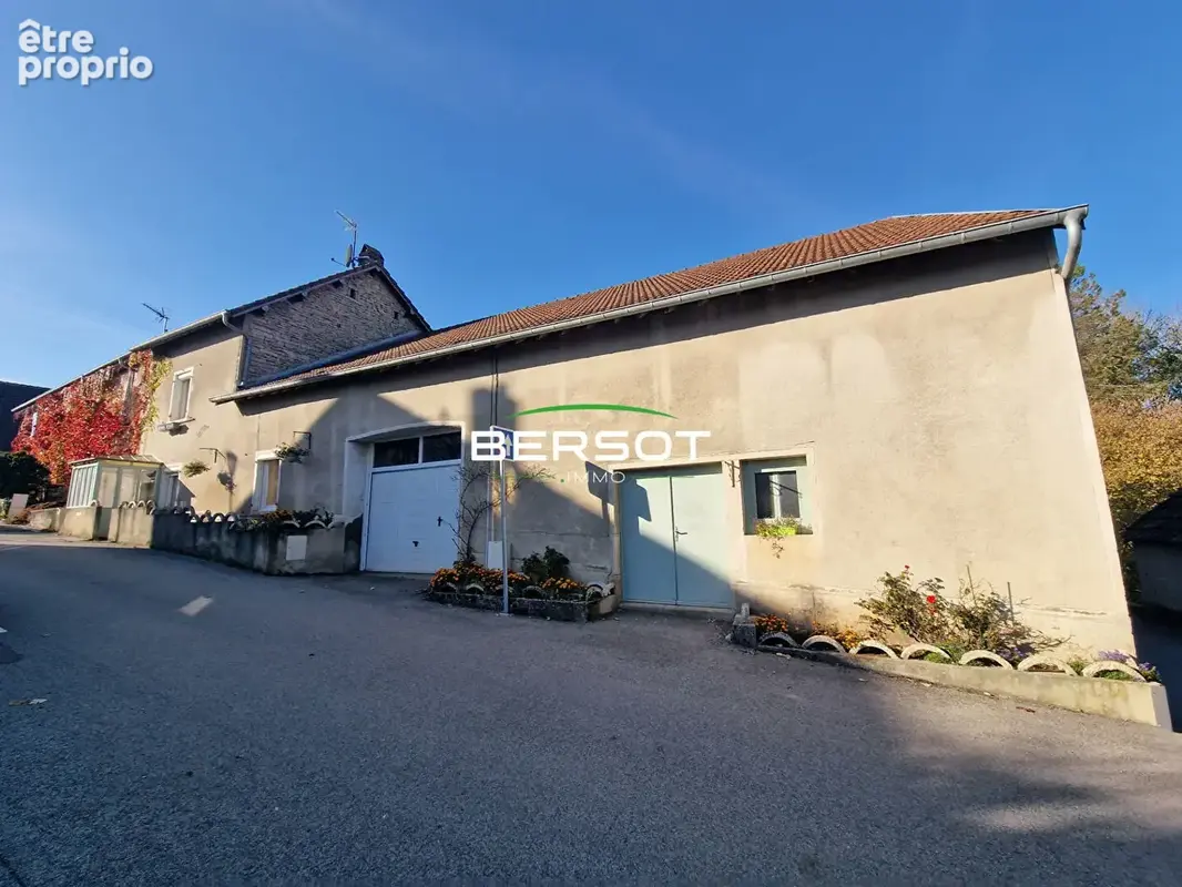 Maison à GENEUILLE