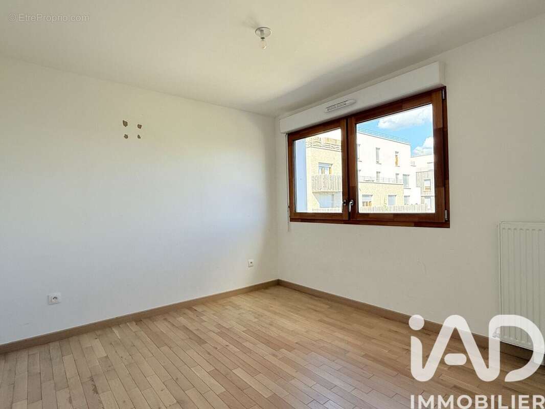 Photo 8 - Appartement à BUSSY-SAINT-GEORGES