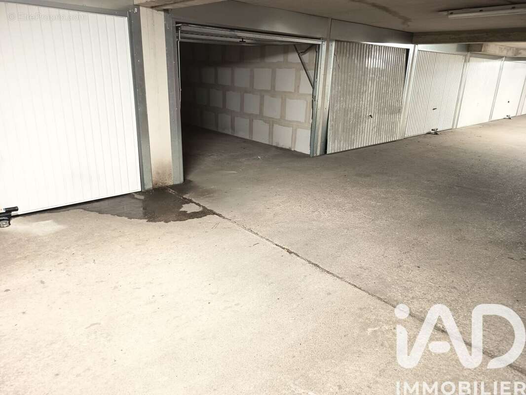Parking 14 m² à Montreuil  - photo 3