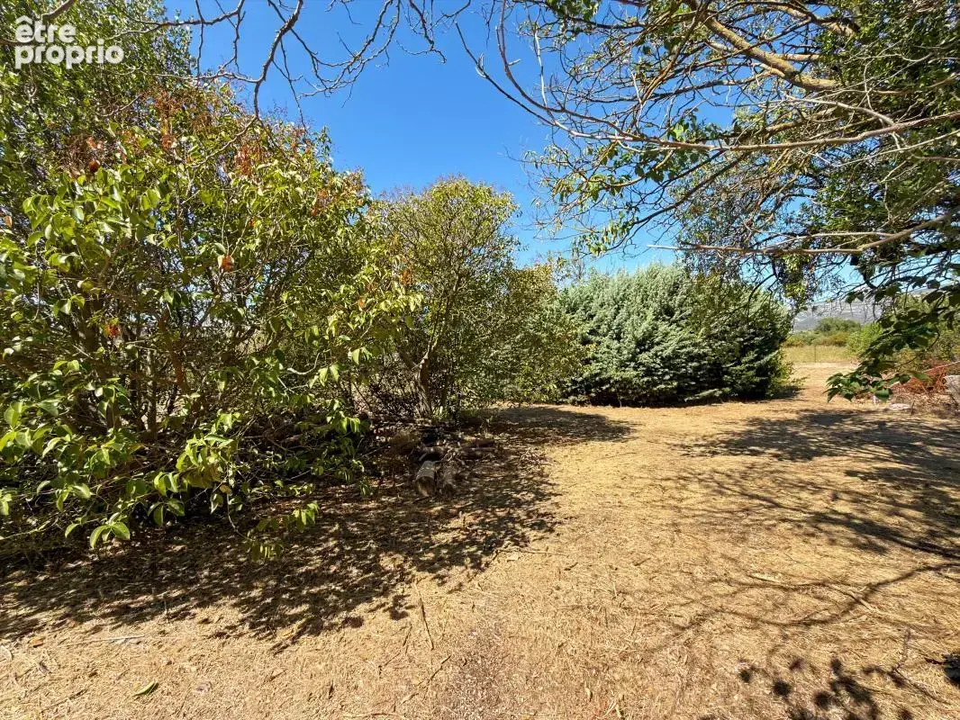 ** Gémenos - Terrain à bâtir 1000 m2 ** - photo 6
