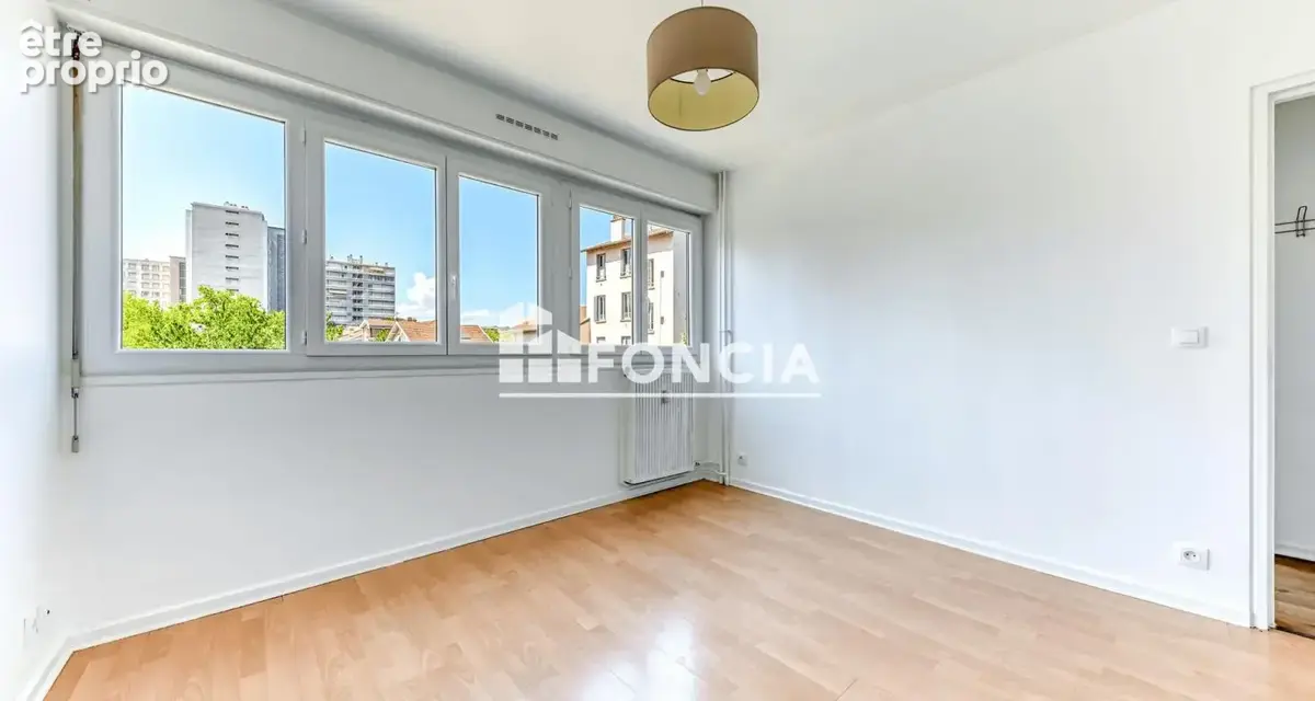 Appartement à LYON-8E
