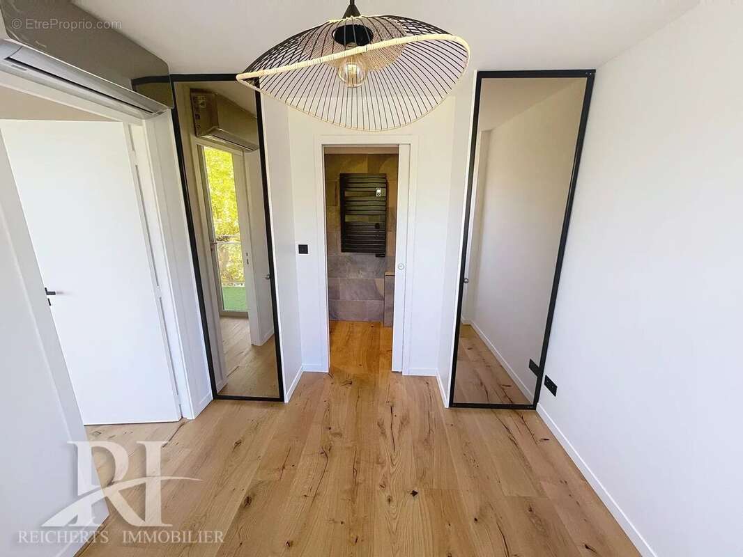 Cannes Palm Beach / Co-exclusivité / Très beau 2P rénové 40 m2 avec terrasse - photo 5