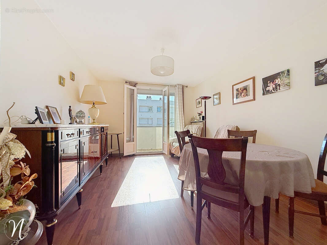 Appartement à SAINT-ETIENNE