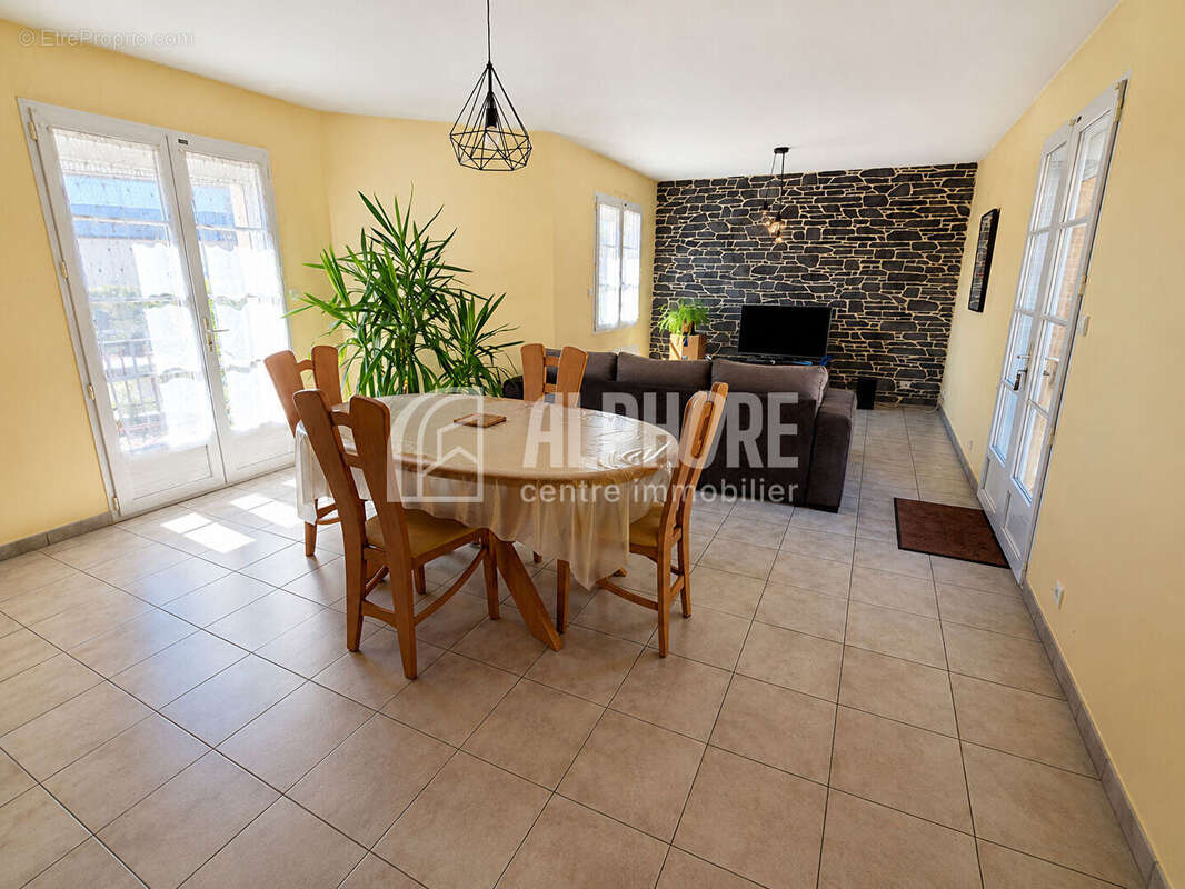 Maison plain-pied Bouguenais - Les Couëts 5 pièce(s) 87.5 m2 - photo 4
