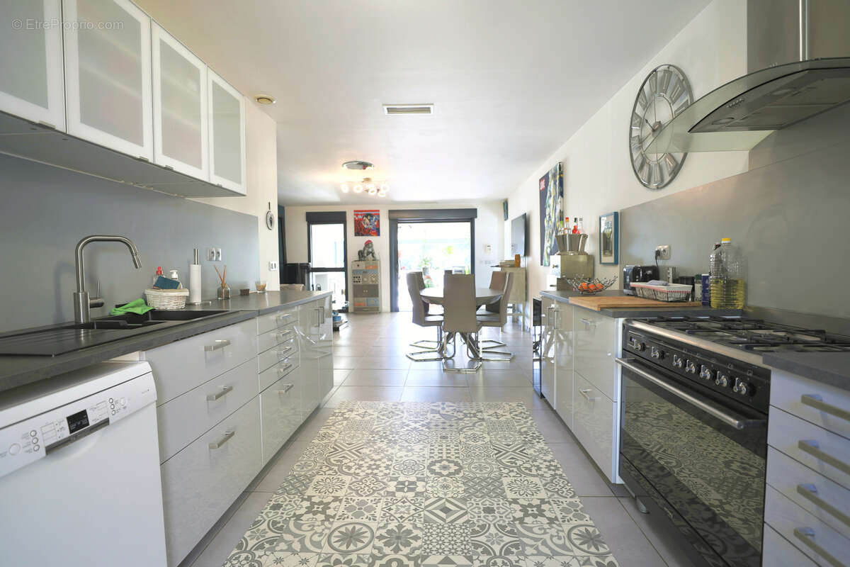 Maison à MEOUNES-LES-MONTRIEUX