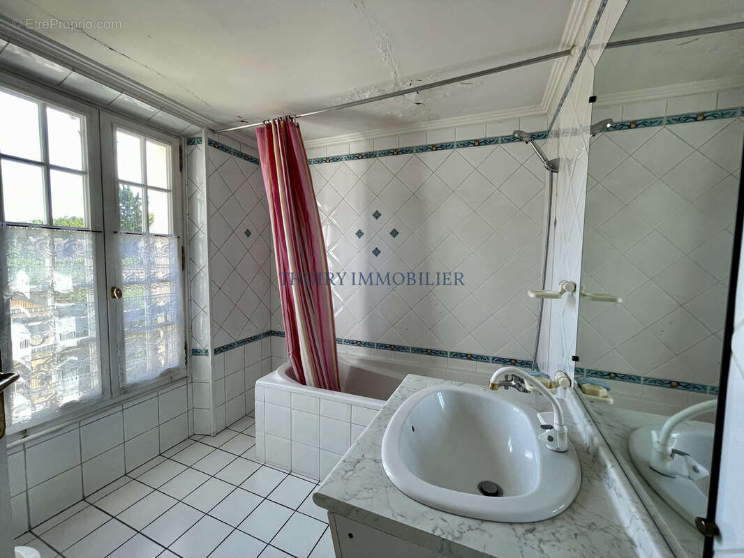 Maison ancienne de charme de 8 pièces sur 519 m2. - photo 23