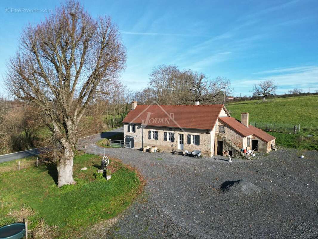 Maison à NEUILLY-LE-REAL