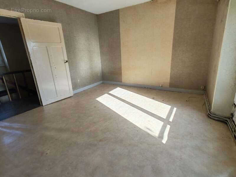 Maison à vendre 5 pièces LA BRUFFIERE (85) - photo 5