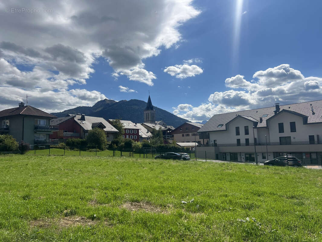 Terrain à VIUZ-EN-SALLAZ