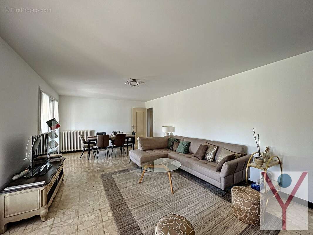 Salon-séjour - Maison à BOURG-EN-BRESSE