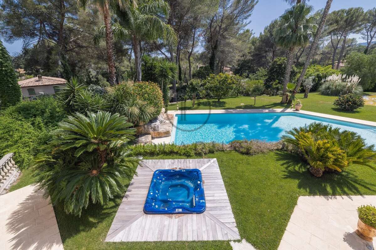 Maison à MOUGINS