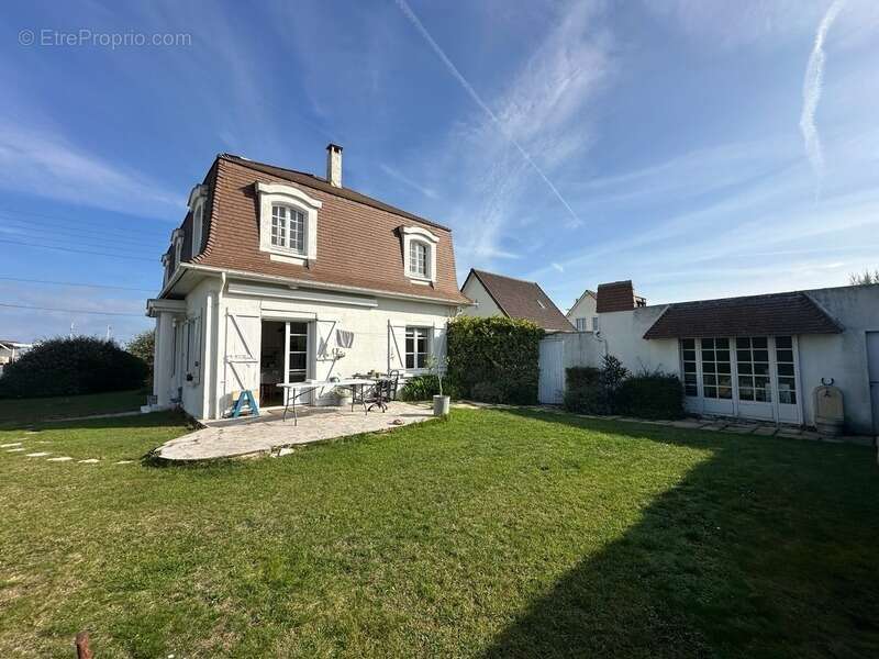 Maison à COLLEVILLE-MONTGOMERY