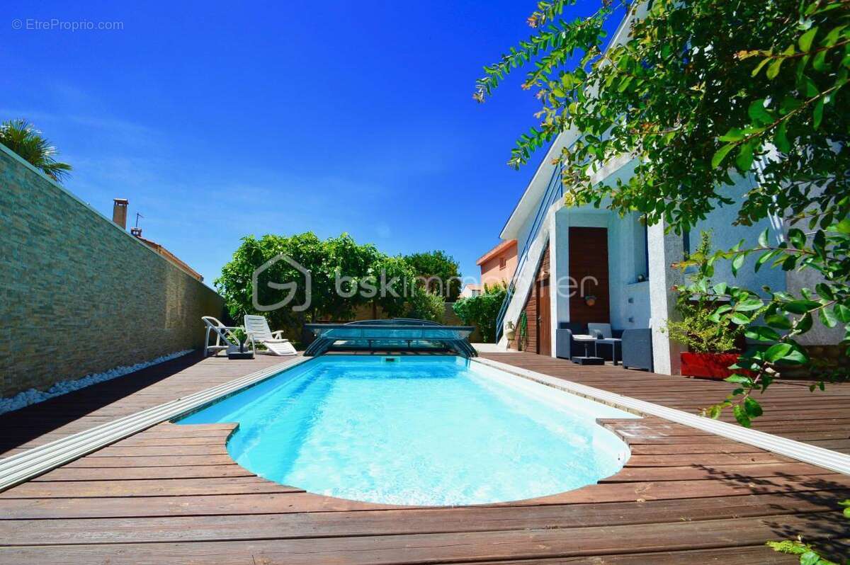 Villa T7 avec piscine, appartement à l'étage et un studio - photo 19