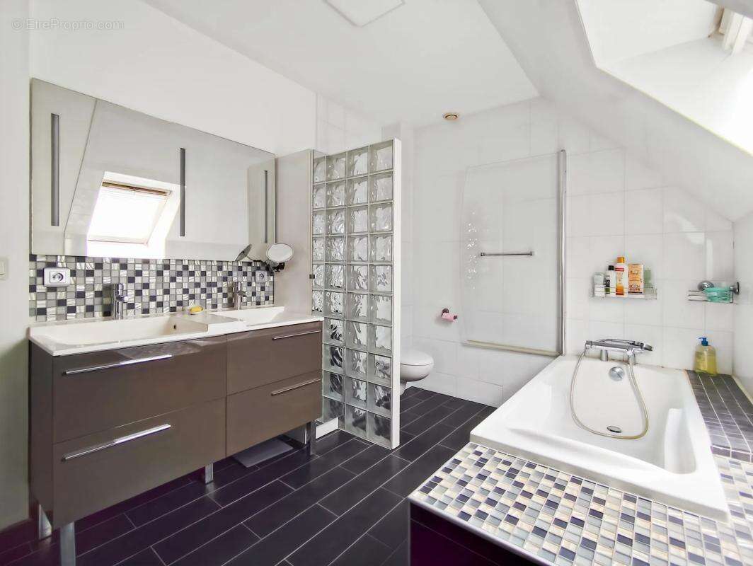 Maison à VERNEUIL-SUR-SEINE