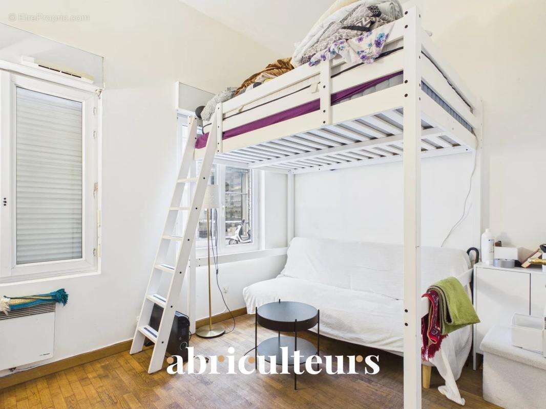 Appartement à PARIS-3E
