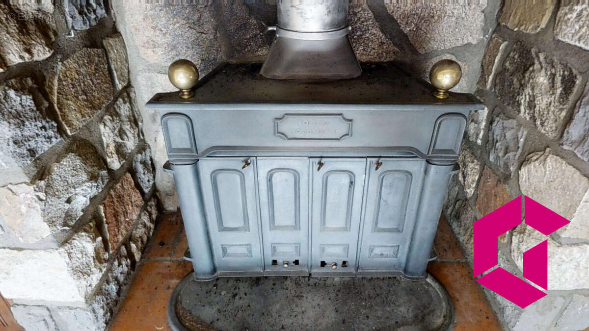 Maison à AURIAC-L&#039;EGLISE