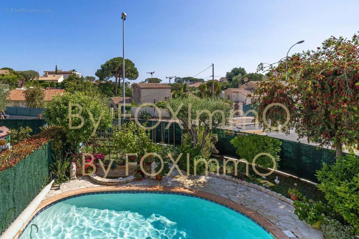 Maison à SAINT-LAURENT-DU-VAR