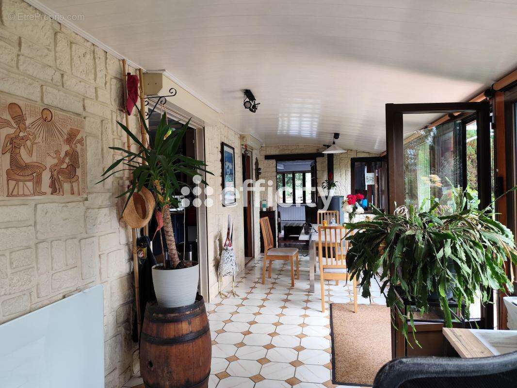 Maison à SAINTE-GAUBURGE-SAINTE-COLOMBE