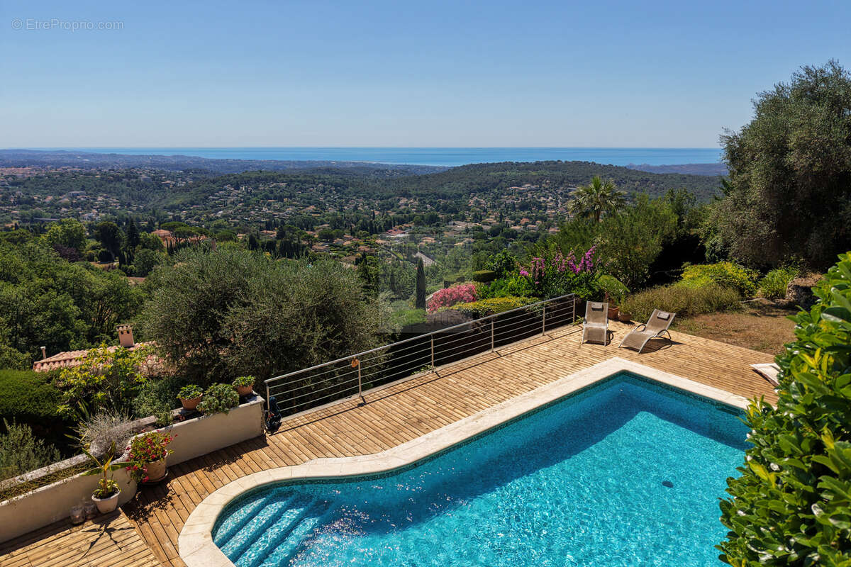 Maison à TOURRETTES-SUR-LOUP