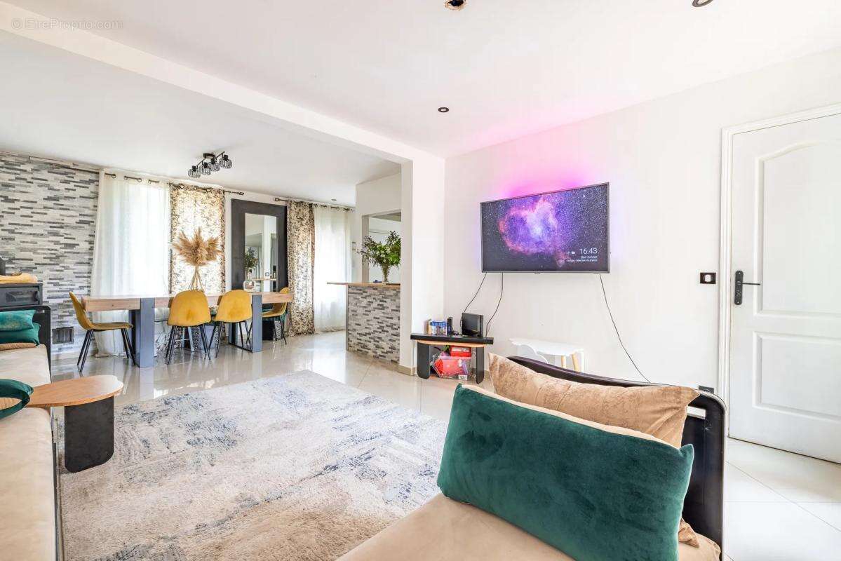 Appartement à VILLENEUVE-SAINT-GEORGES