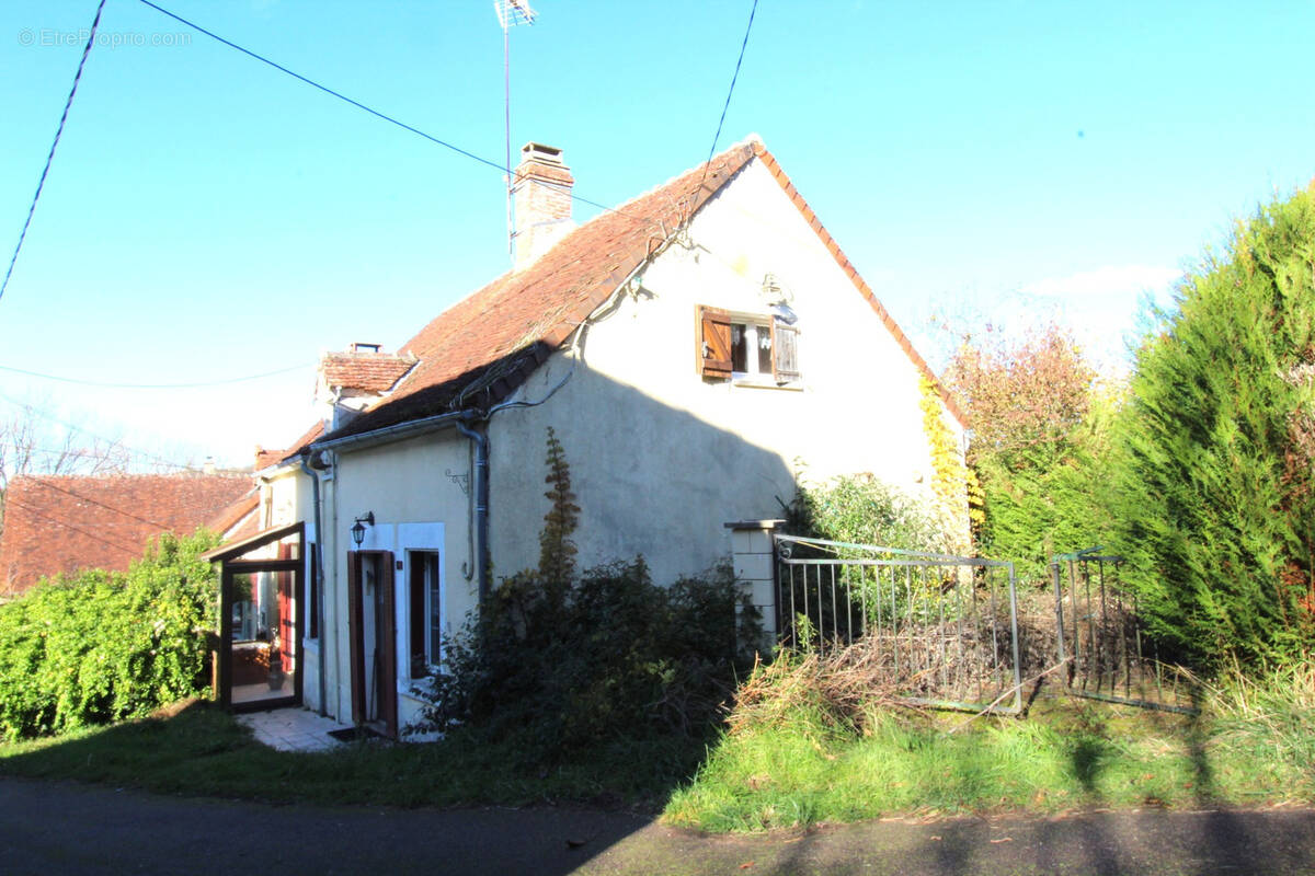 Maison à DOMPIERRE-SUR-NIEVRE