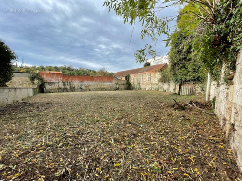 Terrain à ANGOULEME