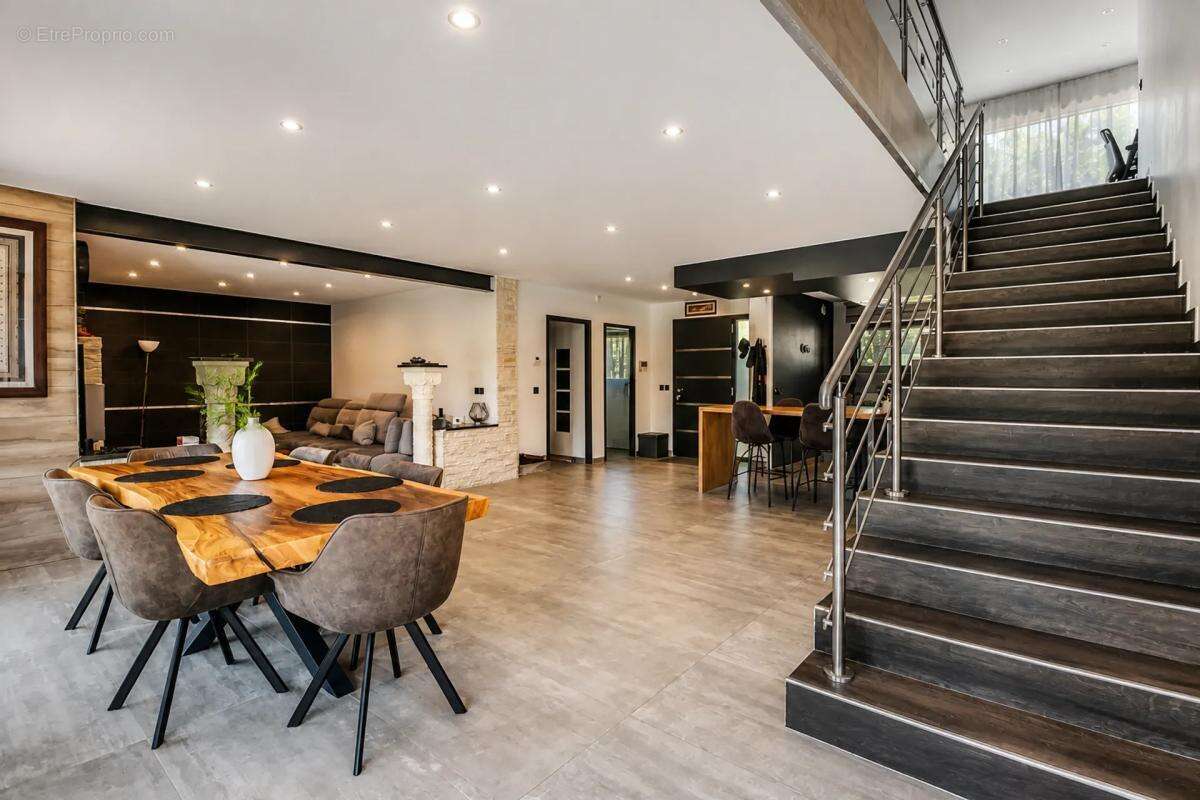THONON-Corzent Villa  de 227 m² avec T2 indépendant - photo 4