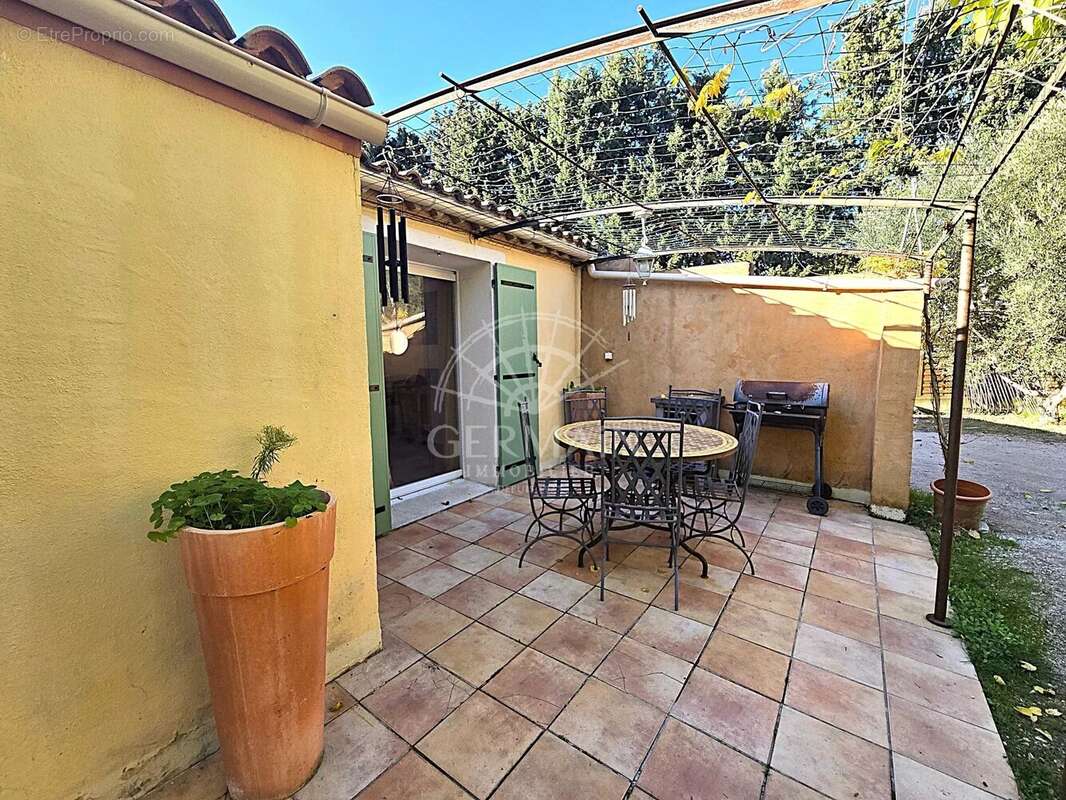 Maison à L&#039;ISLE-SUR-LA-SORGUE