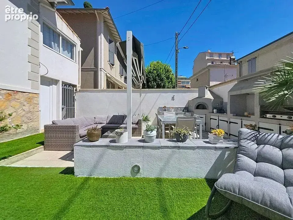 Magnifique maison de ville ,proche commerces et Croisette - 127 m2 habitables - photo 3