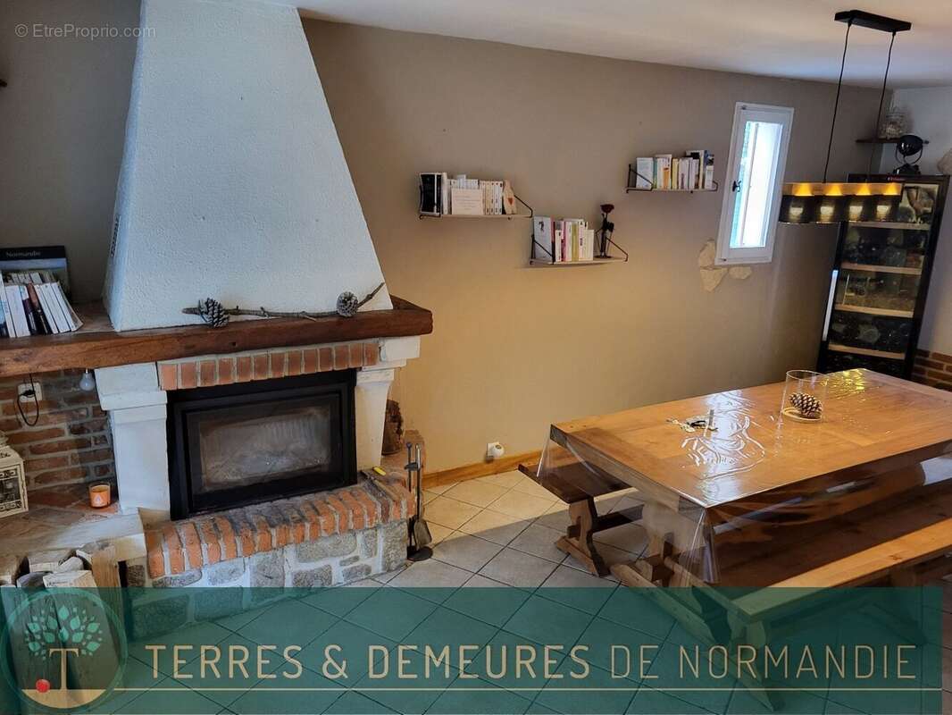 Maison à SAINT-MARTIN-EN-CAMPAGNE