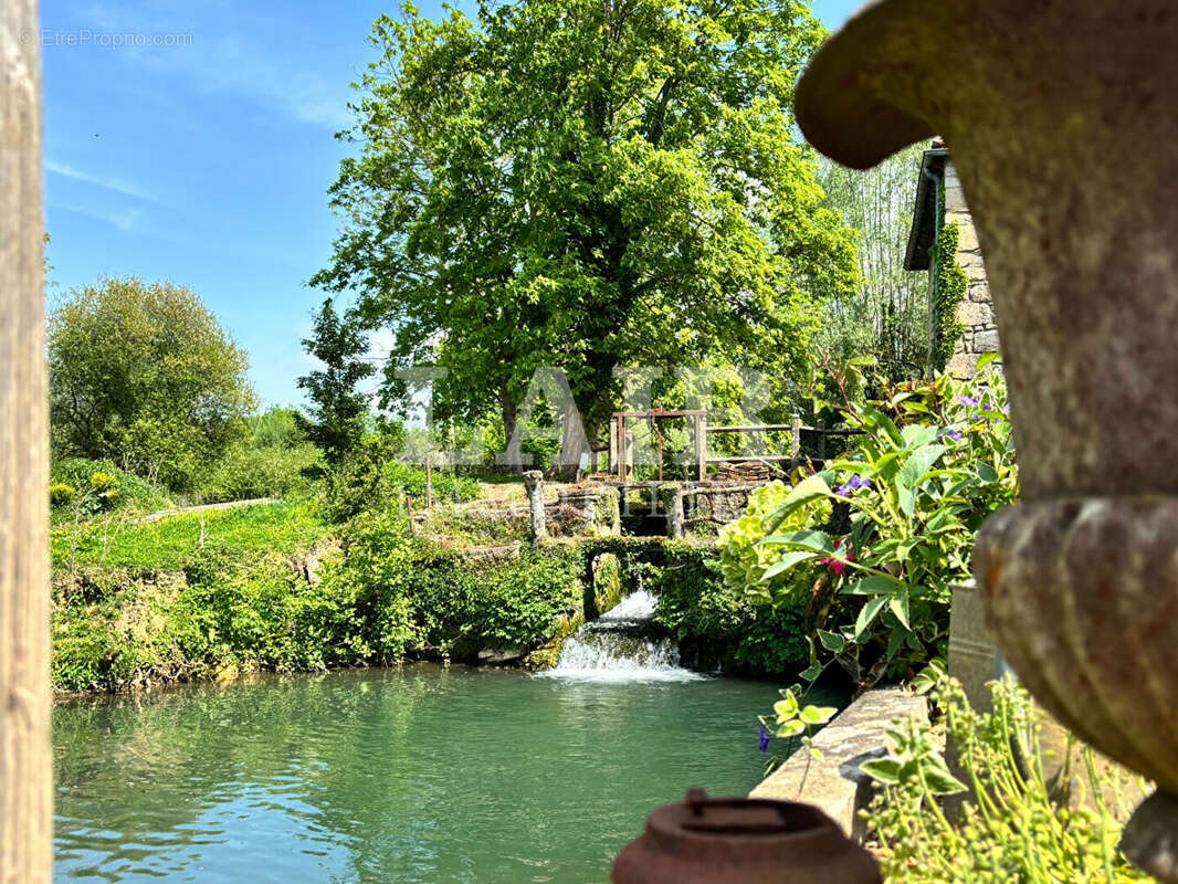 Maison à LE MELE-SUR-SARTHE