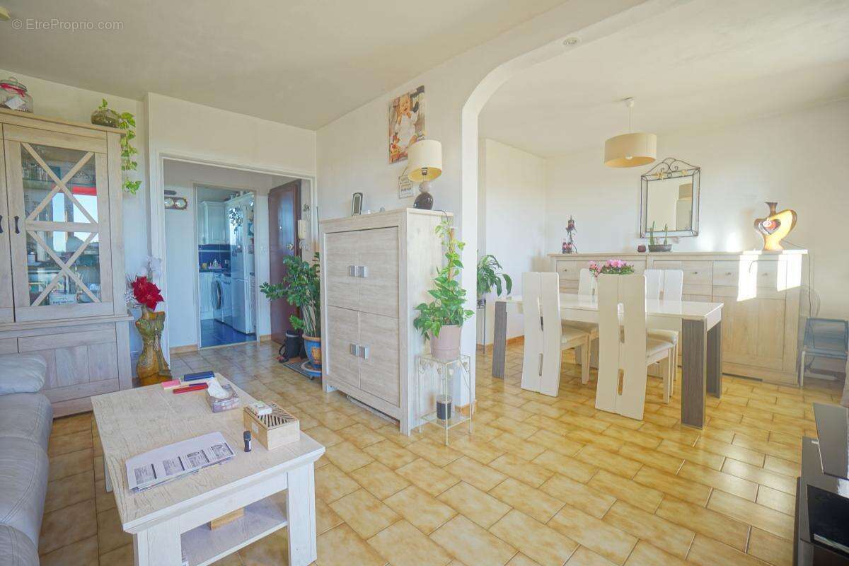 Appartement à LE CANNET