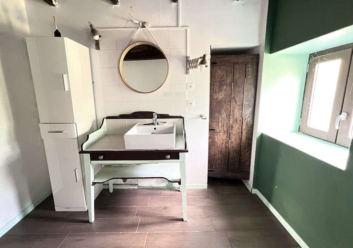 VONNAS : Charmante fermette avec dépendance aménageable et terrain constructible à Vonnas - photo 11