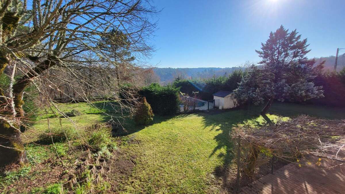 Maison à SAINT-GERMAIN-DU-SALEMBRE