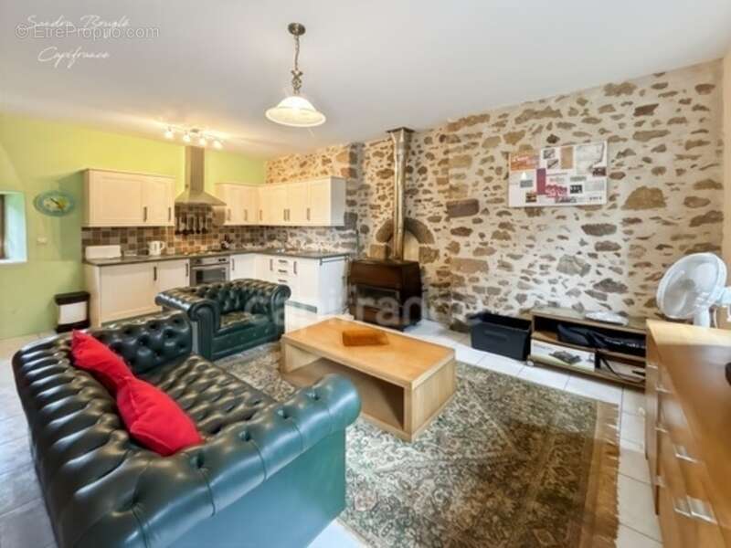 Maison à vendre 8 pièces Maison 228 m2  SAINTE GEMMES LE ROBERT (53) - photo 18
