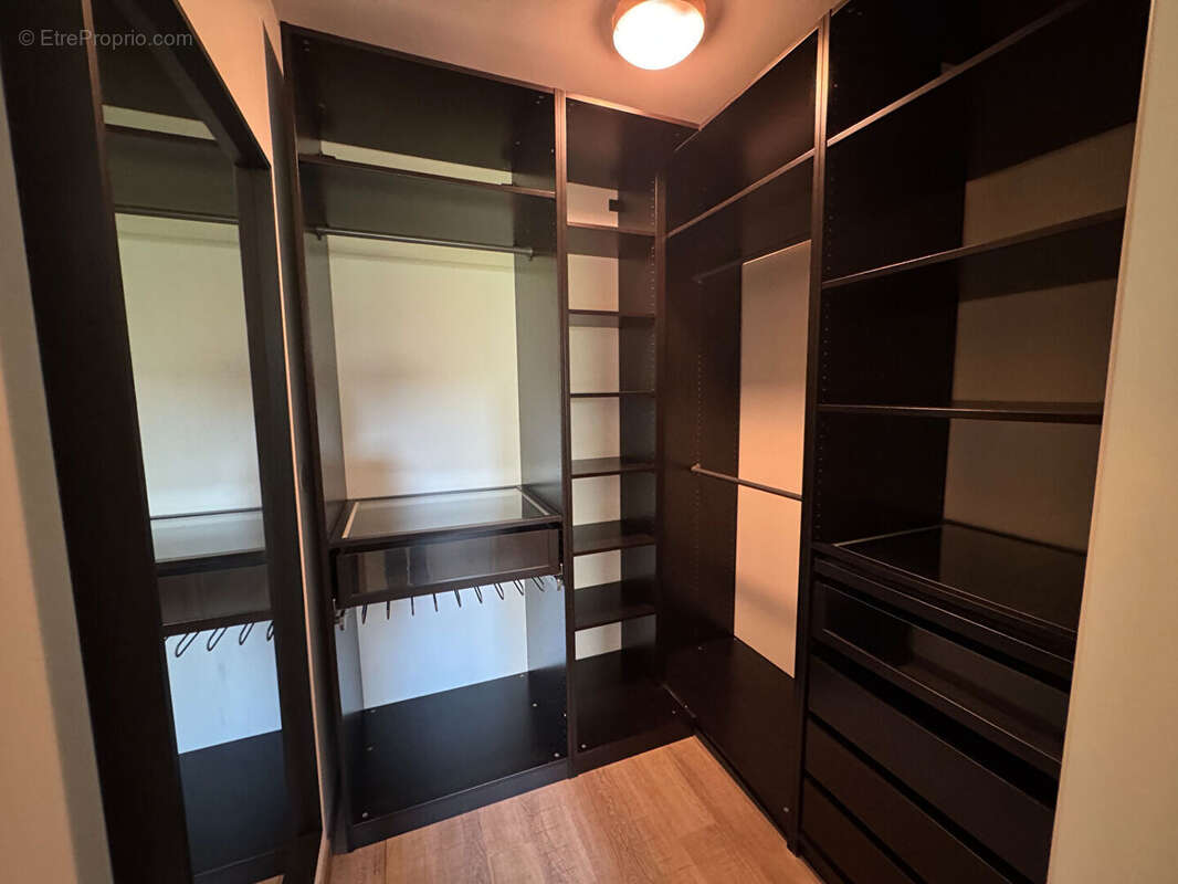 Appartement à MONTMOROT