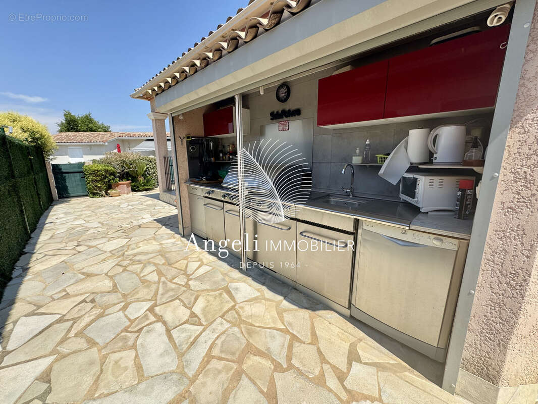 Maison à ROQUEBRUNE-SUR-ARGENS