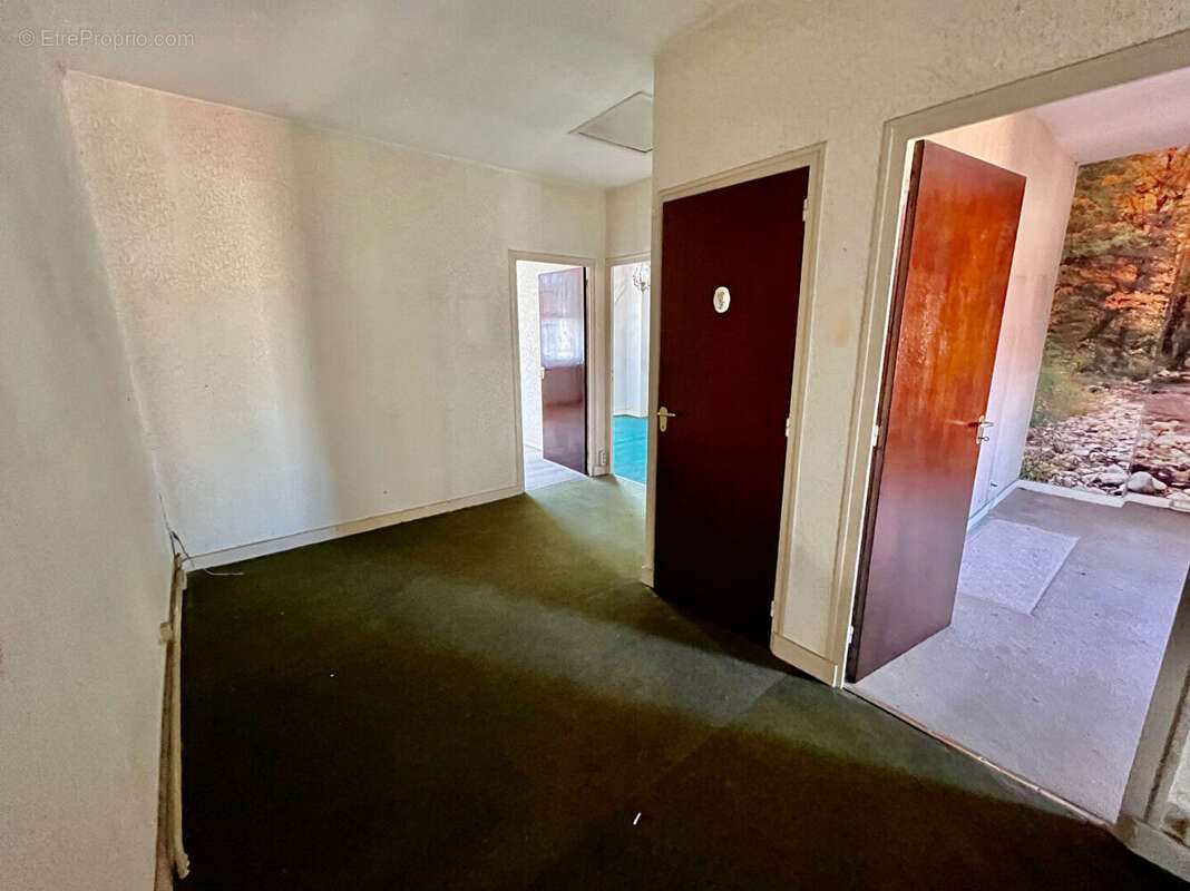 Villeneuve-sur-Lot, à quelques minutes à pied des commodités, un ensemble immobilier rare au coeur de la ville composé de 2 bâti - photo 16