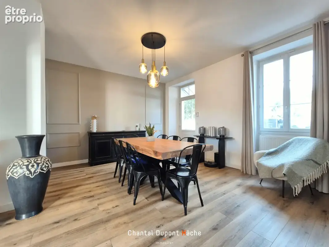 SECTEUR AUNEAU - Maison fin XIXème rénovée avec jardin et dépendance - photo 6