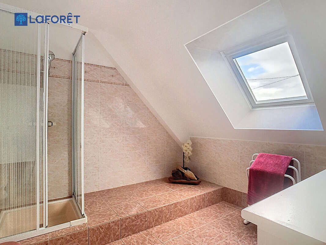 A VENDRE, Neulliac maison 6 pièces 133 m² - photo 14