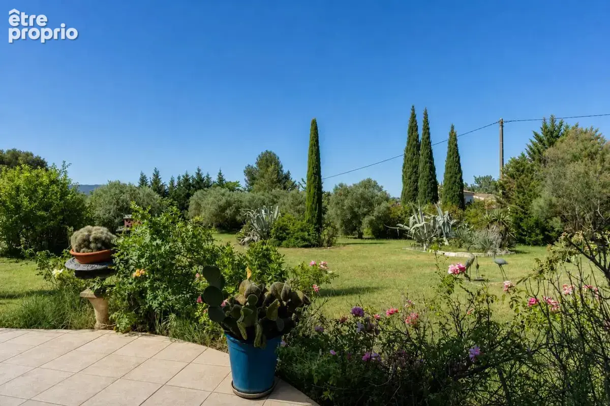 Pourrières – propriété familiale avec deux habitations, piscine - photo 8