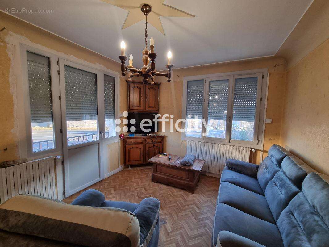 Maison à SAINT-CHELY-D'APCHER