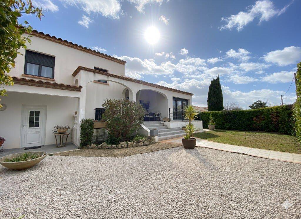 Maison à MAUGUIO