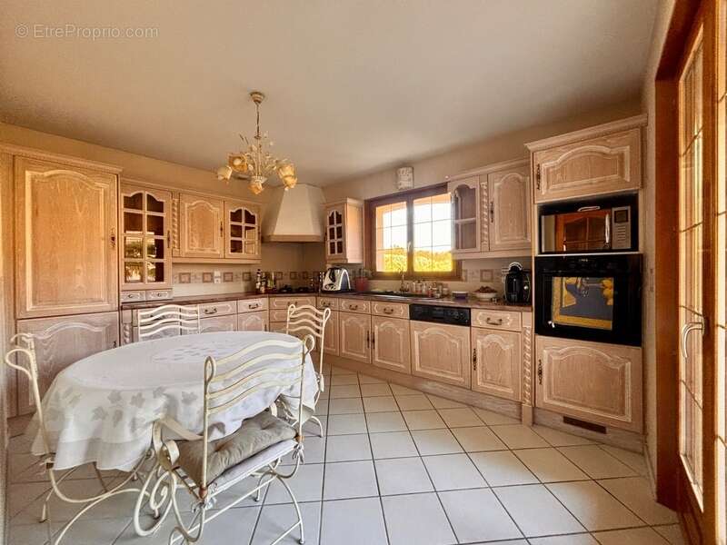 Maison de 167 m² - 3 chambres - Terrain clos de 1500 m² - Au calme à DRACY-le-FORT - photo 5