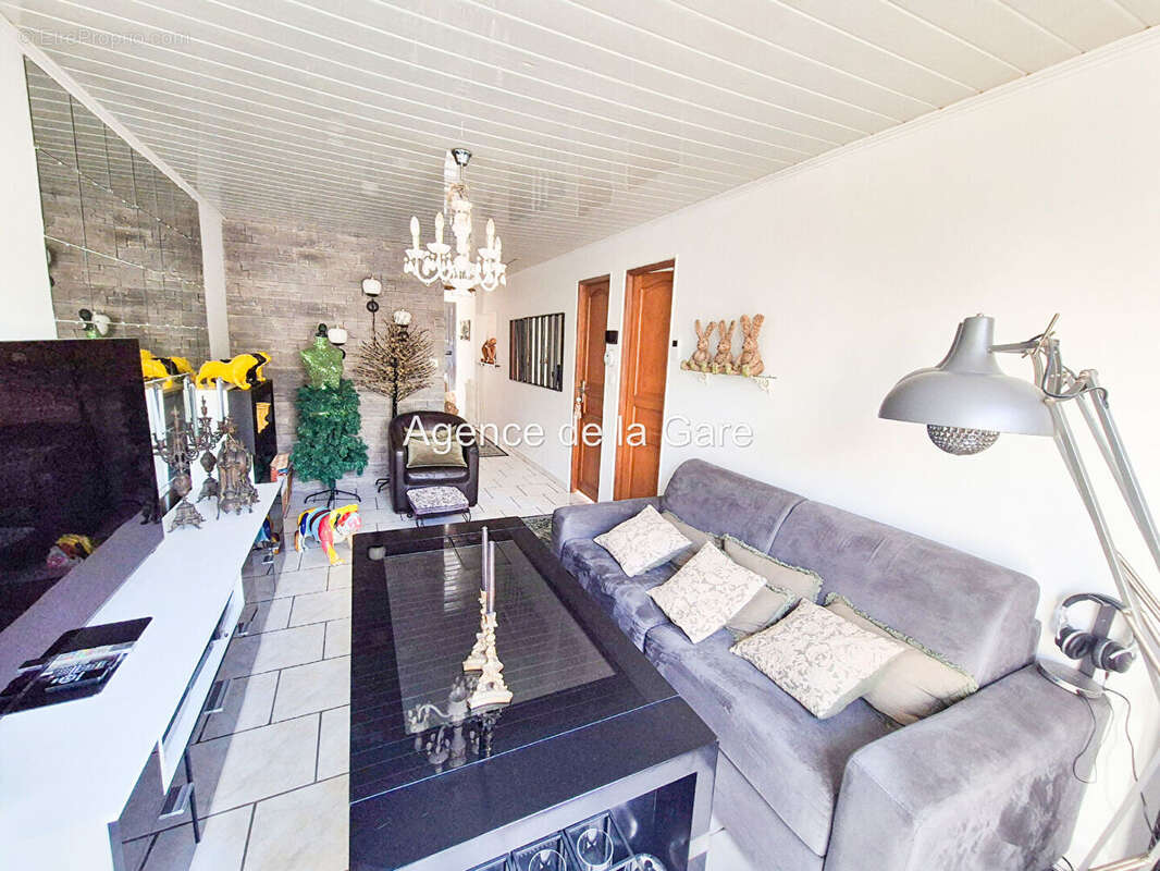 Maison à SARTROUVILLE