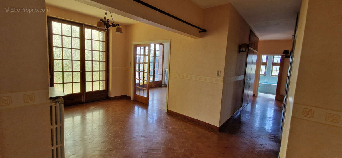 Maison à PERIGNAT-LES-SARLIEVE