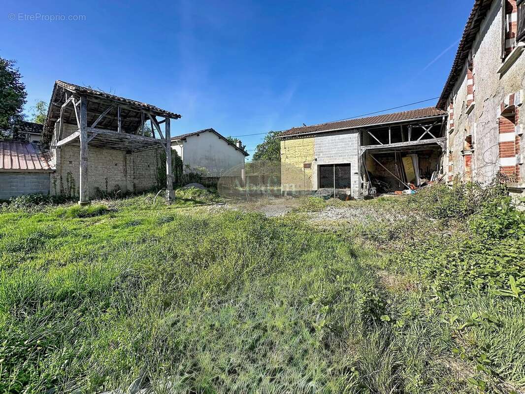 Maison à LAMARQUE-RUSTAING