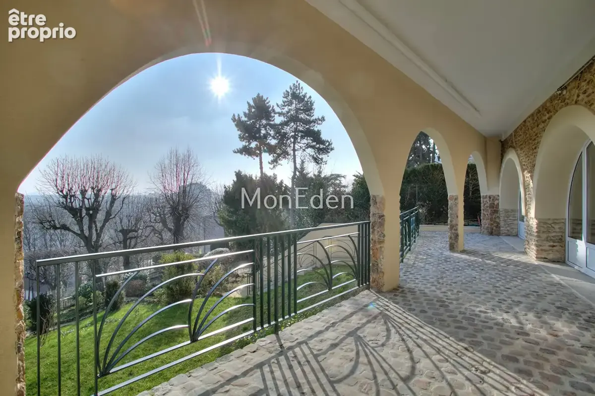 ST CLOUD Splendide Villa 12 pièce(s) 440 m2  (1058m² terrain) et Terrasse vue Tour Eiffel! - photo 12