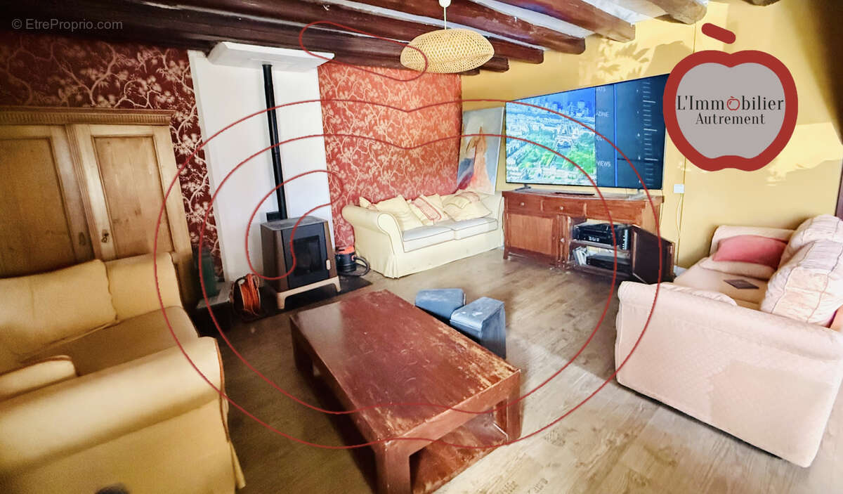 Propriete de caractere :  2 maisons avec dependances a renover - 1 h 15 de paris - photo 9