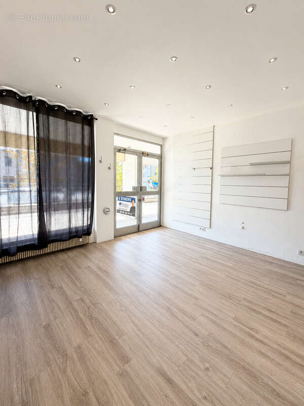 Exclusivité ng immo   local commercial   hyper-centre de reignier-ésery - photo 2